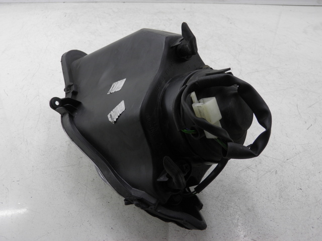 photo de RIGHT HEADLIGHT PEUGEOT GEOPOLIS 250 (2006 - 2008) - Zoom on usage condition