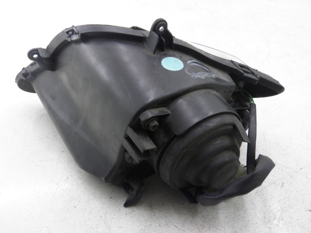 photo de RIGHT HEADLIGHT PEUGEOT GEOPOLIS 250 (2006 - 2008) - Alternative perspective