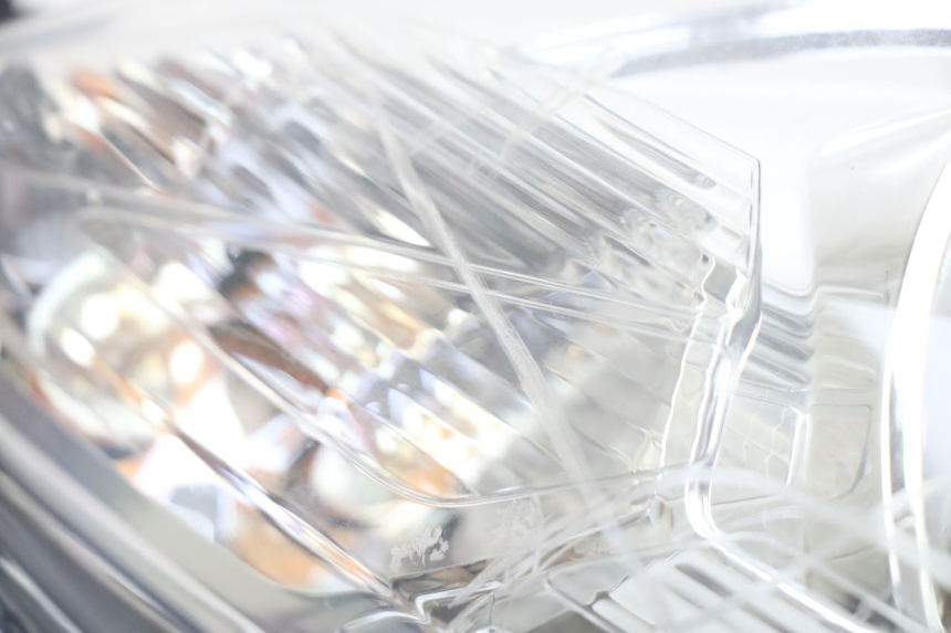 photo de RIGHT HEADLIGHT PEUGEOT SATELIS 125 (2013 - 2018) - Alternative perspective