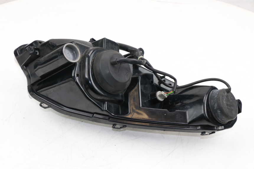photo de RIGHT HEADLIGHT PEUGEOT SATELIS COMPRESSOR K15 125 (2006 - 2009) - Detailed visual inspection