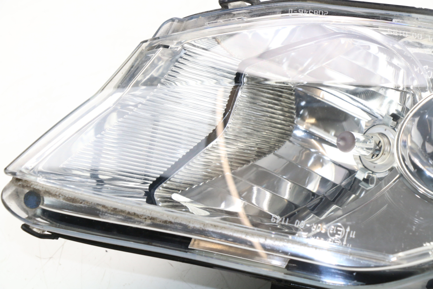 photo de RIGHT HEADLIGHT PEUGEOT SATELIS COMPRESSOR K15 125 (2006 - 2009) - Component zoom