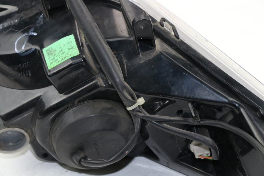 photo de RIGHT HEADLIGHT PEUGEOT SATELIS COMPRESSOR K15 125 (2006 - 2009) - Fixing points details