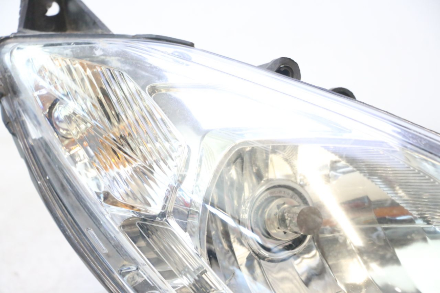 photo de RIGHT HEADLIGHT PEUGEOT SATELIS 125 (2013 - 2018) - Additional view of the item