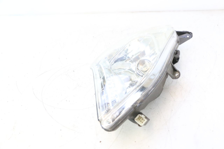 photo de RIGHT HEADLIGHT PEUGEOT SATELIS 125 (2013 - 2018) - High-resolution close-up