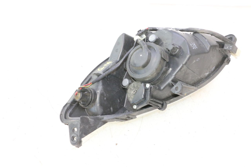 photo de RIGHT HEADLIGHT PEUGEOT SATELIS 125 (2013 - 2018) - Alternative perspective