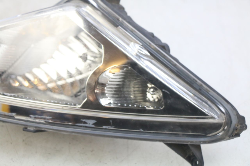 photo de RIGHT FRONT HEADLIGHT PEUGEOT SPEEDFIGHT 3 AIR 50 (2009 - 2015) - Alternative perspective