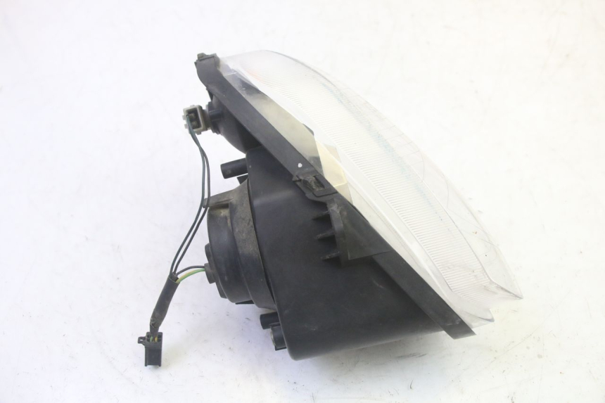 photo de RIGHT HEADLIGHT YAMAHA TZR 50 (2008 - 2016) - Zoom on usage condition
