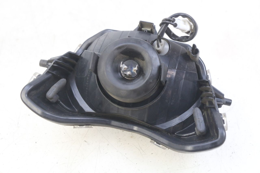 photo de FRONT HEADLIGHT YAMAHA D'ELIGHT DELIGHT 125 (2017 - 2020) - Alternative perspective