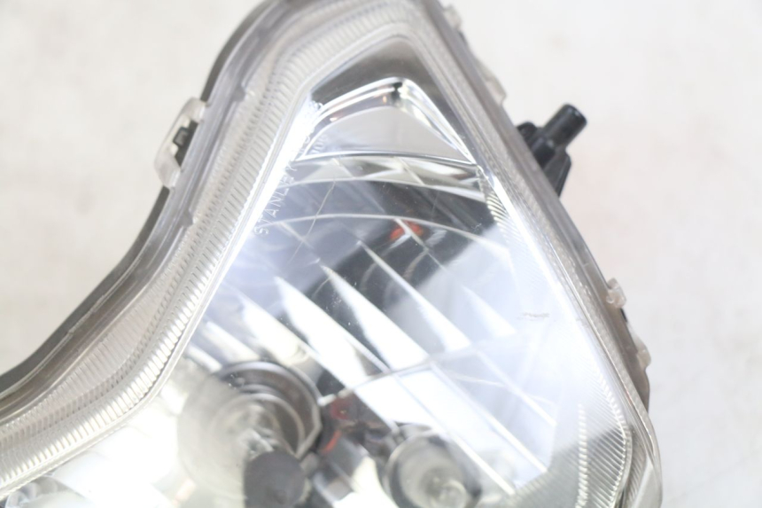photo de FRONT HEADLIGHT YAMAHA D'ELIGHT DELIGHT 125 (2017 - 2020) - Fixing points details