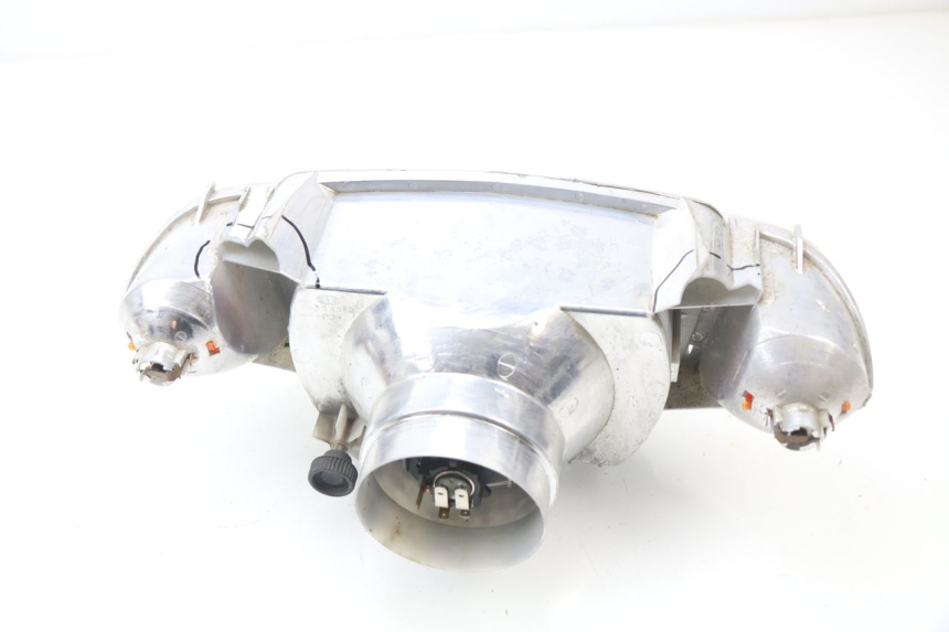 photo de HEADLIGHT PEUGEOT ELYSEO 50 (1998 - 2001) - Distinctive features