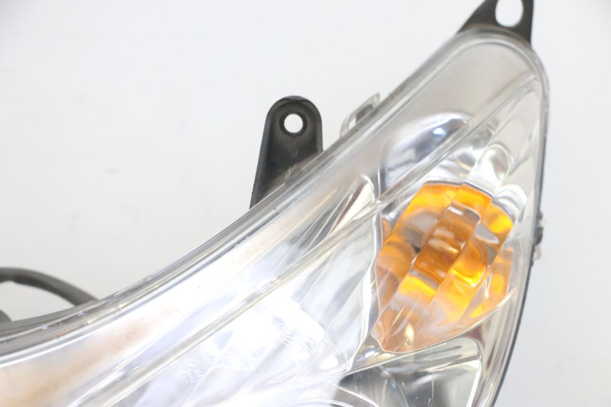 photo de HEADLIGHT PEUGEOT ELYSTAR 125 (2002 - 2007) - Detailed visual inspection