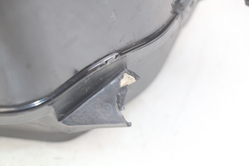 photo de FRONT HEADLIGHT HONDA FES PANTHEON 2T 125 (1998 - 2002) - Distinctive features