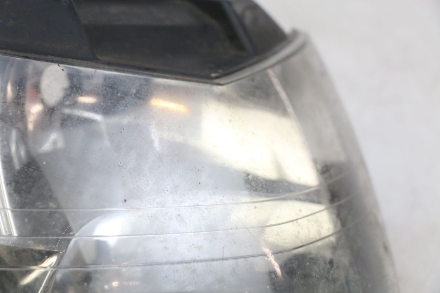 photo de FRONT HEADLIGHT HONDA FES PANTHEON 2T 125 (1998 - 2002) - High-resolution close-up