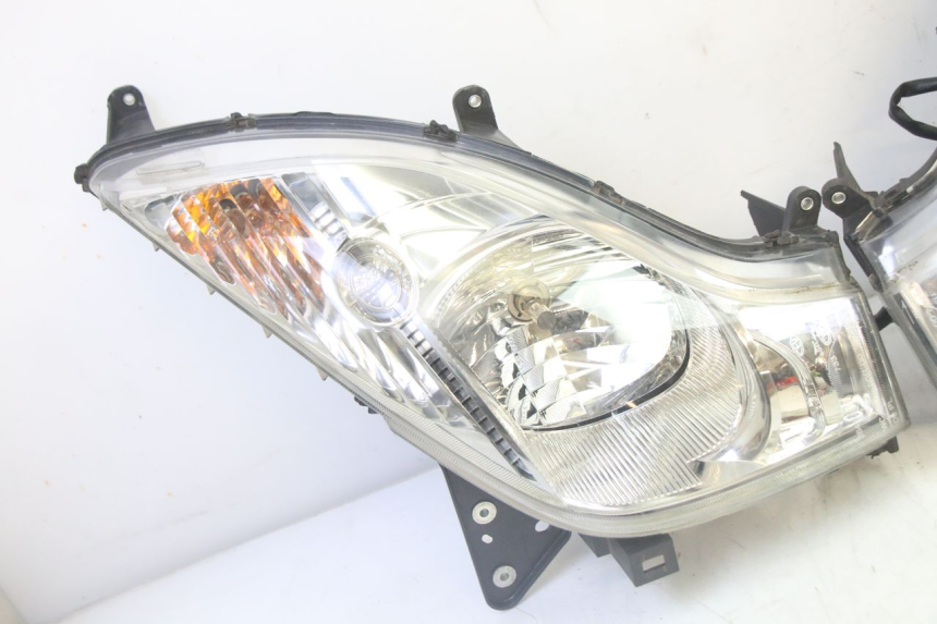 photo de FRONT HEADLIGHT HONDA FES S-WING SWING ABS 125 (2007 - 2015) - Component detail