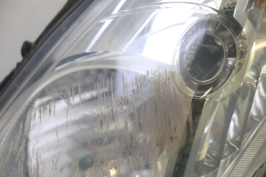 photo de FRONT HEADLIGHT HONDA FES S-WING SWING ABS 125 (2007 - 2015) - Alternative perspective