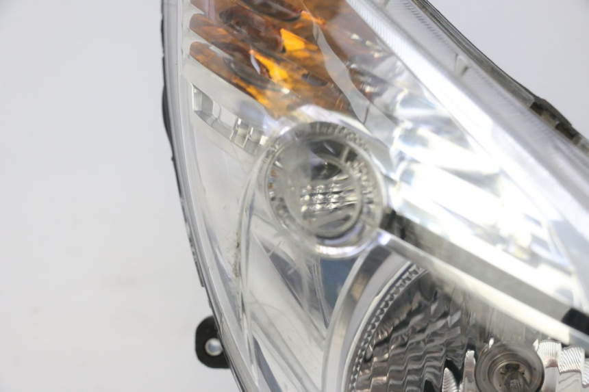 photo de FRONT HEADLIGHT HONDA FES S-WING SWING ABS 125 (2007 - 2015) - Distinctive features