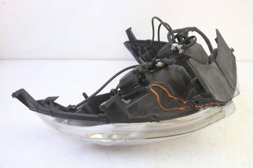 photo de FRONT HEADLIGHT HONDA FES S-WING SWING ABS 125 (2007 - 2015) - Surface and material condition