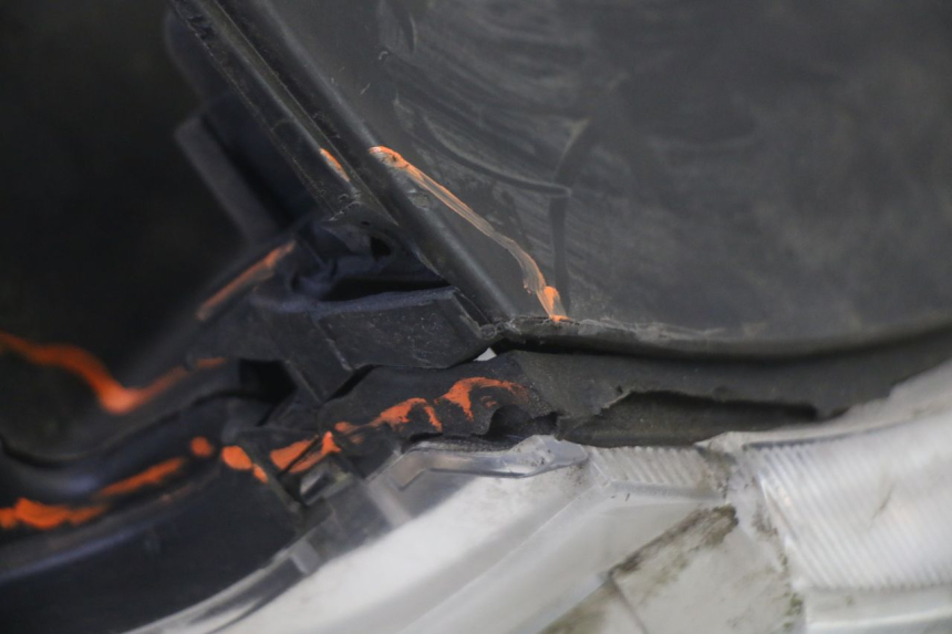 photo de FRONT HEADLIGHT HONDA FES S-WING SWING ABS 125 (2007 - 2015) - Markings and original references