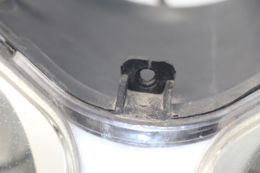 photo de HEADLIGHT LINTEX FEVER 2T 50 (2009 - 2022) - Surface and material condition