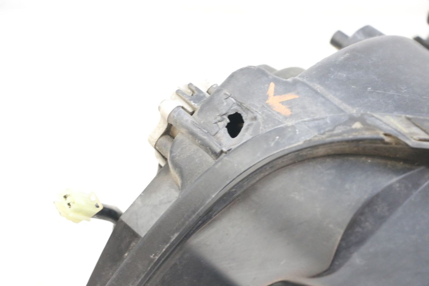 photo de FRONT HEADLIGHT YAMAHA FJR ABS 1300 (2006 - 2012) - Zoom on usage condition