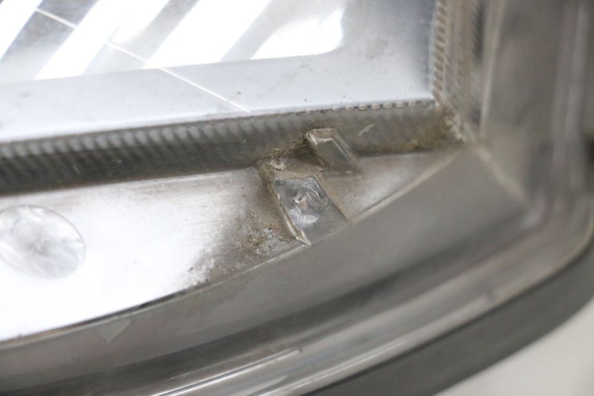 photo de HEADLIGHT HONDA FJS SILVERWING SILVER WING 600 (2001 - 2010) - Zoom on usage condition