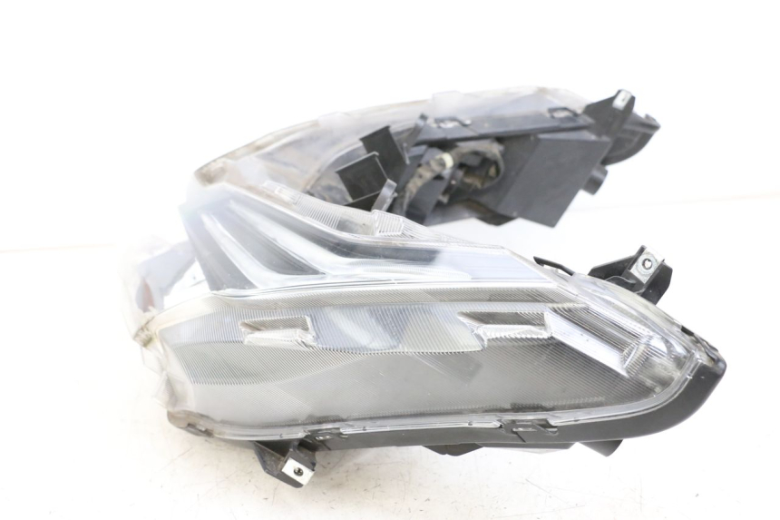 photo de HEADLIGHT HONDA FORZA 125 (2015 - 2016) - Additional view of the item