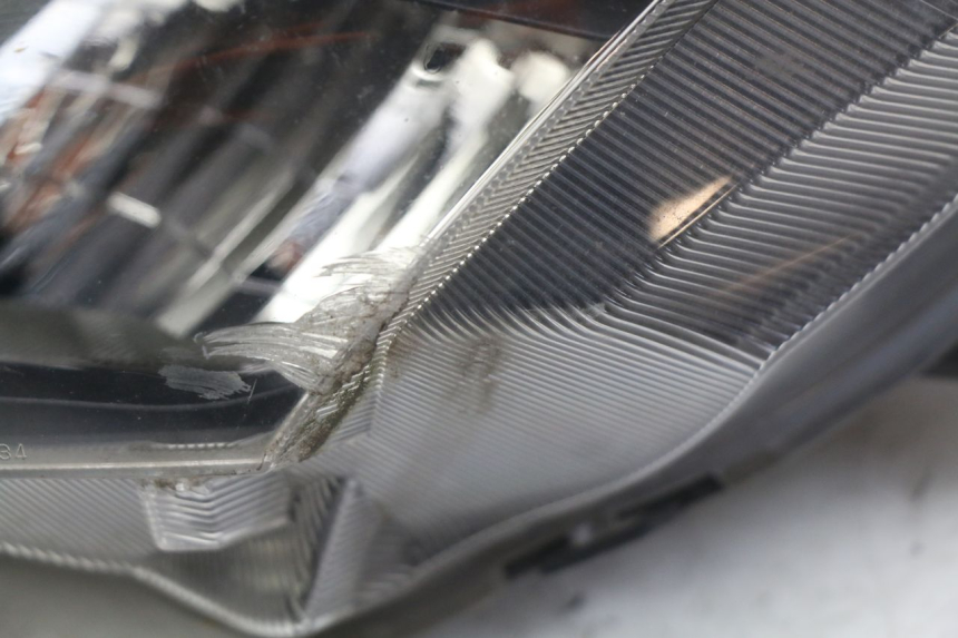 photo de HEADLIGHT HONDA FORZA 125 (2015 - 2016) - Alternative perspective