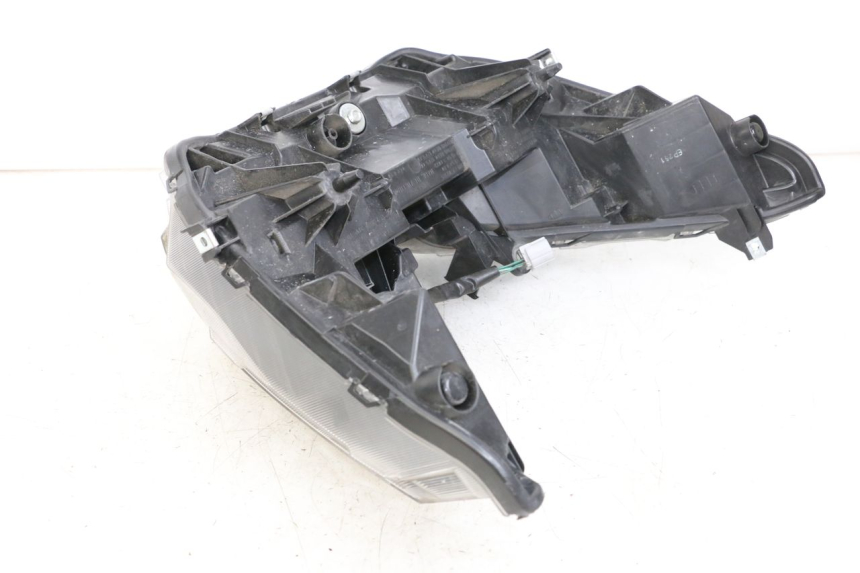 photo de HEADLIGHT HONDA FORZA 125 (2015 - 2016) - Fixing points details