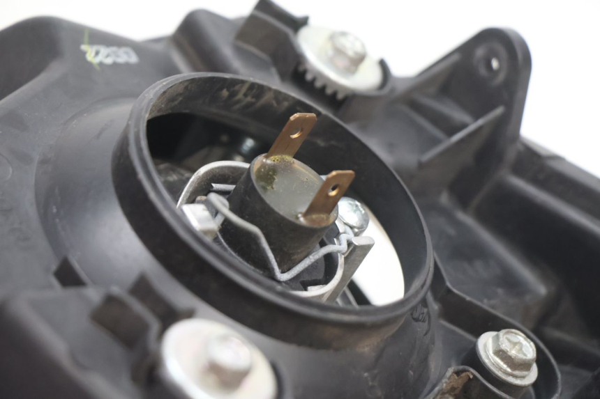 photo de LEFT HEADLIGHT SUZUKI BURGMAN EXECUTIVE ABS 650 (2006 - 2012) - Additional view of the item