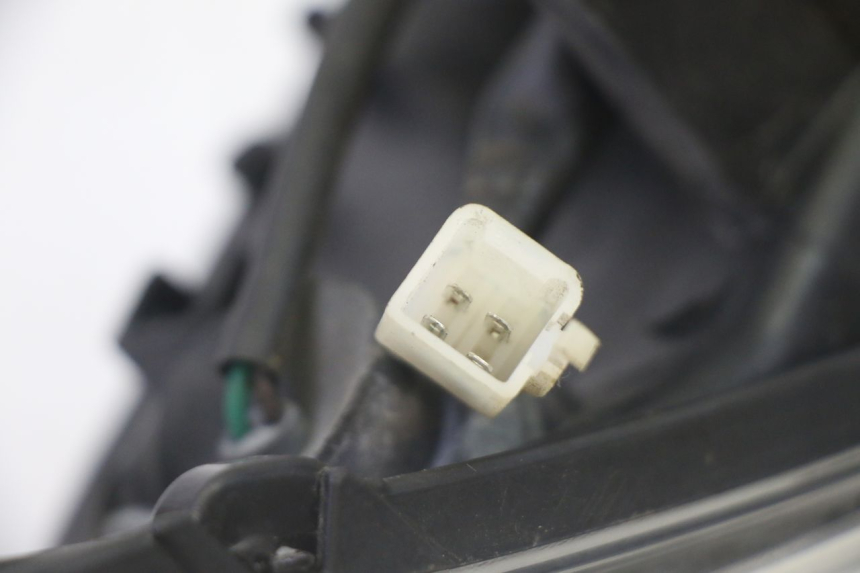 photo de LEFT FRONT HEADLIGHT PEUGEOT CITYSTAR 50 (2013 - 2017) - Fixing points details