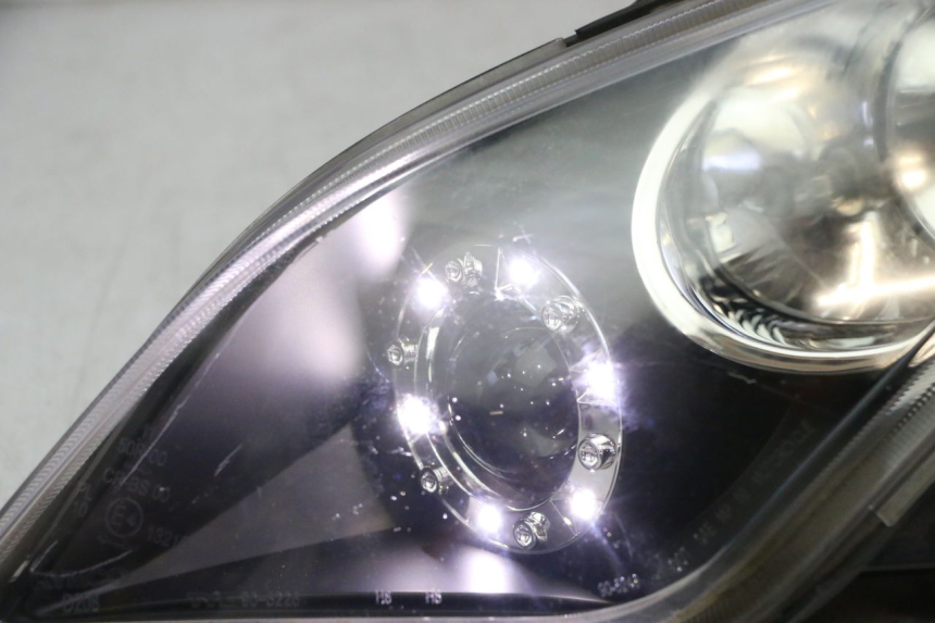 photo de LEFT FRONT HEADLIGHT KYMCO DINK STREET 125 (2009 - 2014) - Component detail