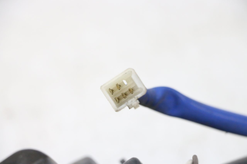 photo de LEFT FRONT HEADLIGHT KYMCO DINK STREET 125 (2009 - 2014) - Zoom on usage condition