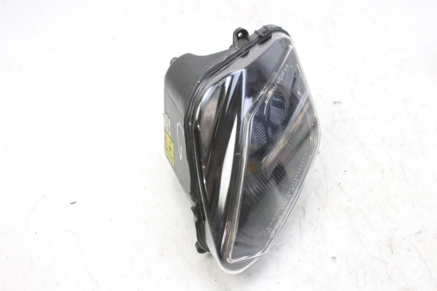 photo de LEFT FRONT HEADLIGHT DERBI GPR 50 (2004 - 2009) - Zoom on usage condition