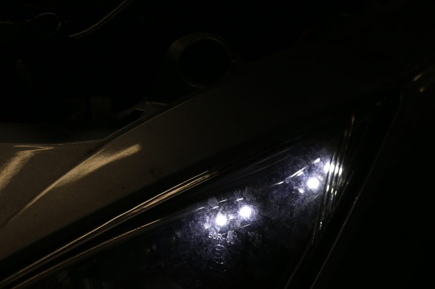 photo de LEFT HEADLIGHT SYM JOYMAX 125 (2010 - 2017) - Distinctive features