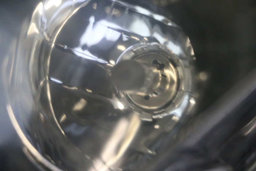 photo de LEFT HEADLIGHT KEEWAY MATRIX RX9 125 (2006 - 2007) - Zoom on usage condition