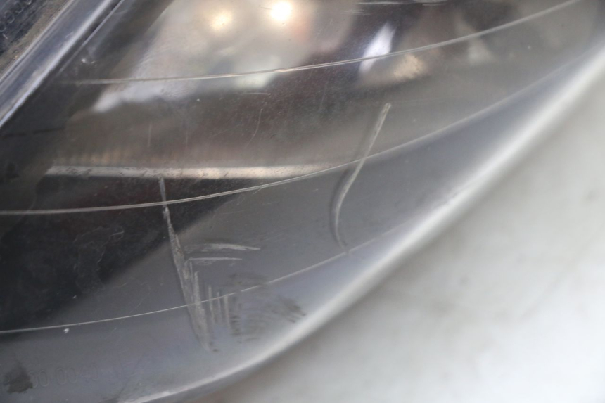 photo de LEFT FRONT HEADLIGHT GILERA NEXUS 125 (2009 - 2013) - Technical close-up
