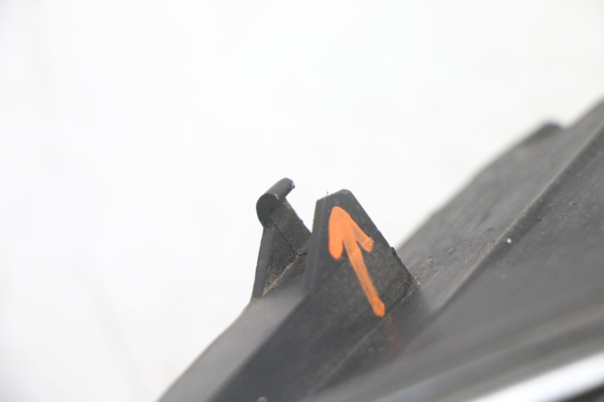 photo de LEFT HEADLIGHT PEUGEOT SPEEDFIGHT 3 LC 2T 50 (2009 - 2015) - Surface and material condition