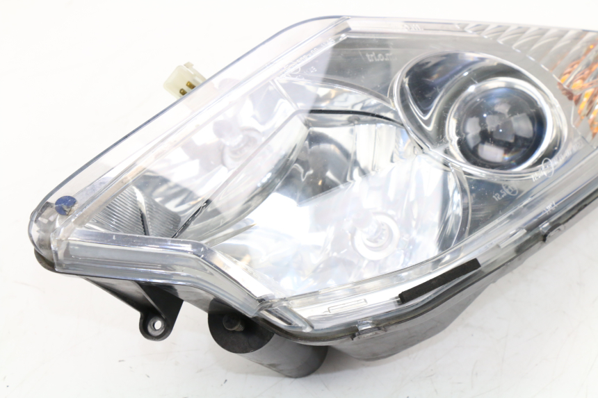 photo de LEFT HEADLIGHT PEUGEOT SATELIS COMPRESSOR K15 125 (2006 - 2009) - Supplementary product photo