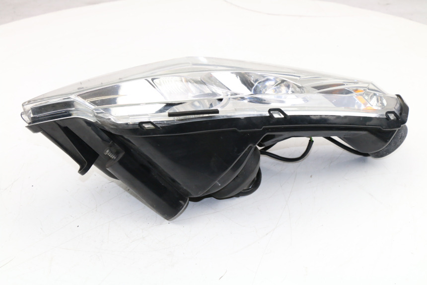 photo de LEFT HEADLIGHT PEUGEOT SATELIS COMPRESSOR K15 125 (2006 - 2009) - Product overview