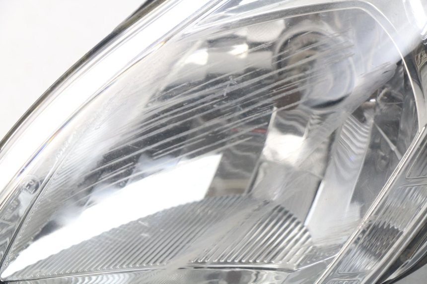 photo de LEFT HEADLIGHT PEUGEOT SATELIS 300 (2012 - 2015) - Distinctive features