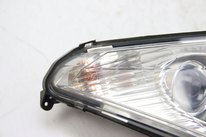 photo de LEFT FRONT HEADLIGHT PEUGEOT SATELIS 125 (2006 - 2009) - Zoom on usage condition