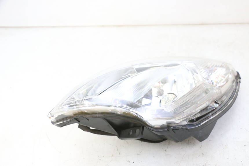 photo de LEFT HEADLIGHT PEUGEOT SATELIS 125 (2013 - 2018) - Component detail