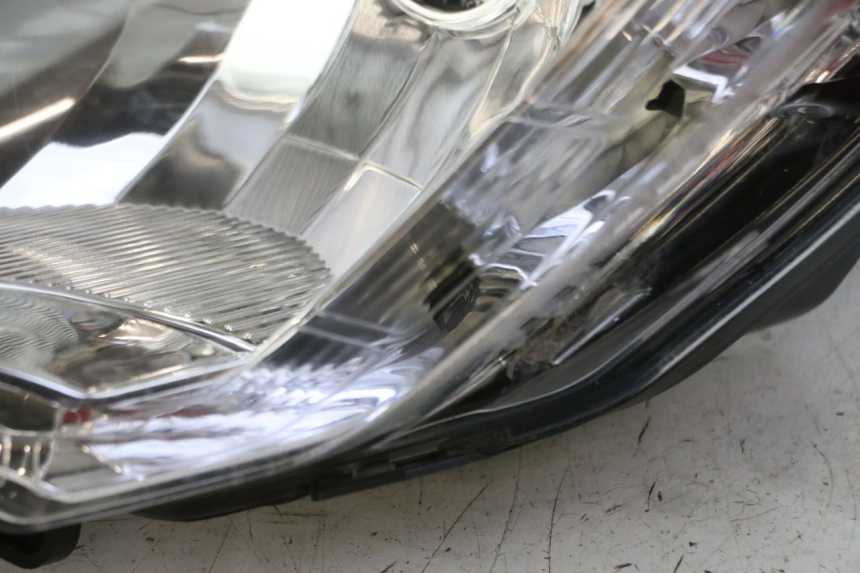 photo de LEFT HEADLIGHT PEUGEOT SATELIS 125 (2013 - 2018) - Supplementary product photo