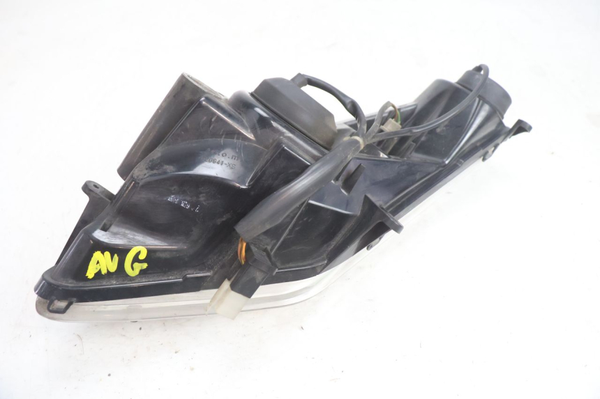 photo de LEFT FRONT HEADLIGHT PEUGEOT SATELIS 125 (2006 - 2009) - Fixing points details
