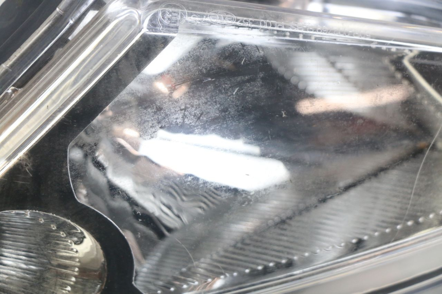 photo de LEFT FRONT HEADLIGHT PEUGEOT SPEEDFIGHT 3 AIR 50 (2009 - 2015) - Alternative perspective