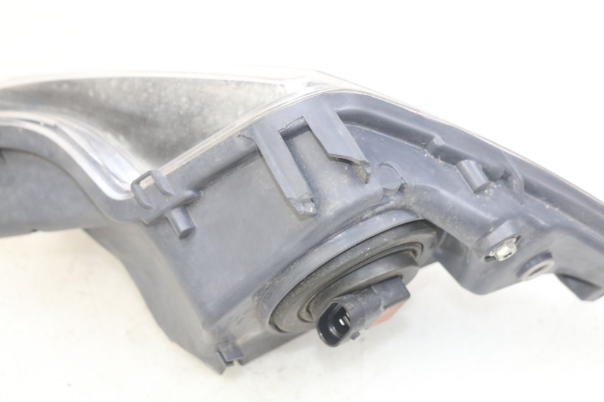 photo de LEFT FRONT HEADLIGHT PEUGEOT SPEEDFIGHT 3 AIR 50 (2009 - 2015) - Technical close-up