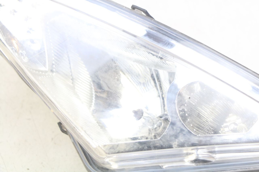 photo de LEFT FRONT HEADLIGHT PEUGEOT SPEEDFIGHT 3 AIR 50 (2009 - 2015) - Fixing points details