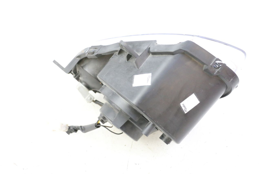 photo de LEFT HEADLIGHT YAMAHA TZR 50 (2008 - 2016) - Technical close-up