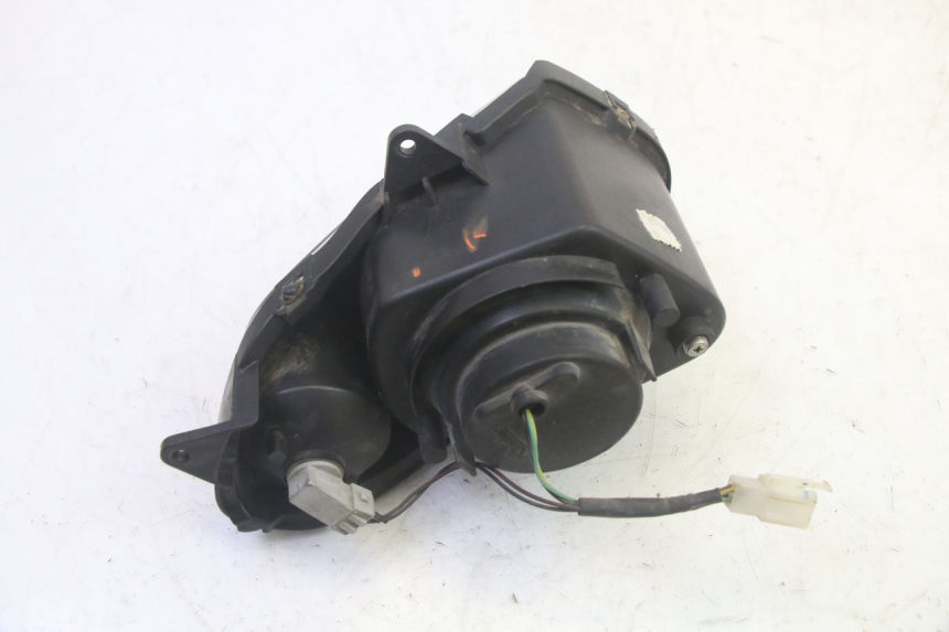 photo de LEFT HEADLIGHT YAMAHA TZR 50 (2008 - 2016) - Technical close-up