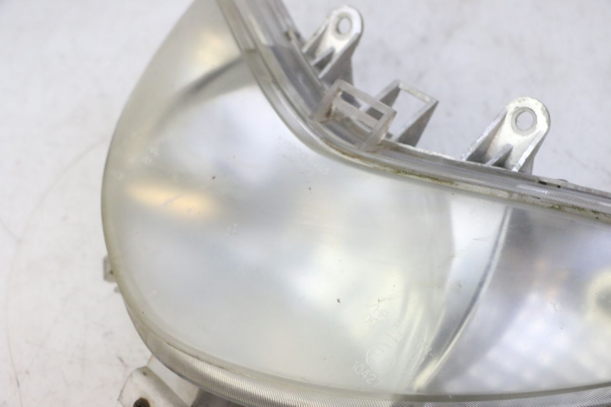 photo de HEADLIGHT KYMCO GRAND DINK 125 (2002 - 2007) - Zoom on usage condition